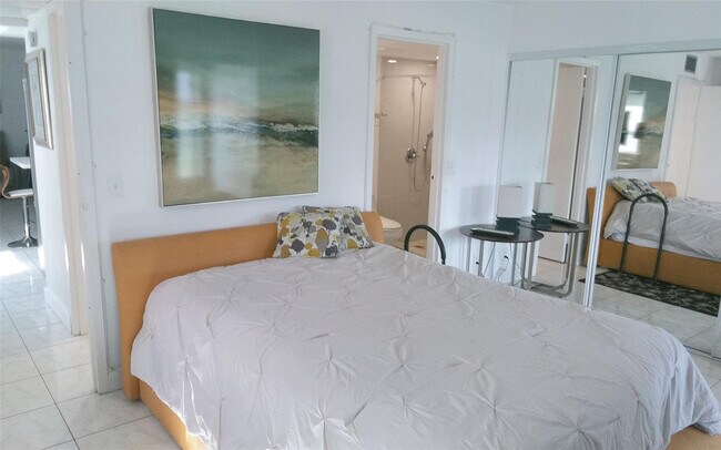 Building Photo - 307 Saxony Dr