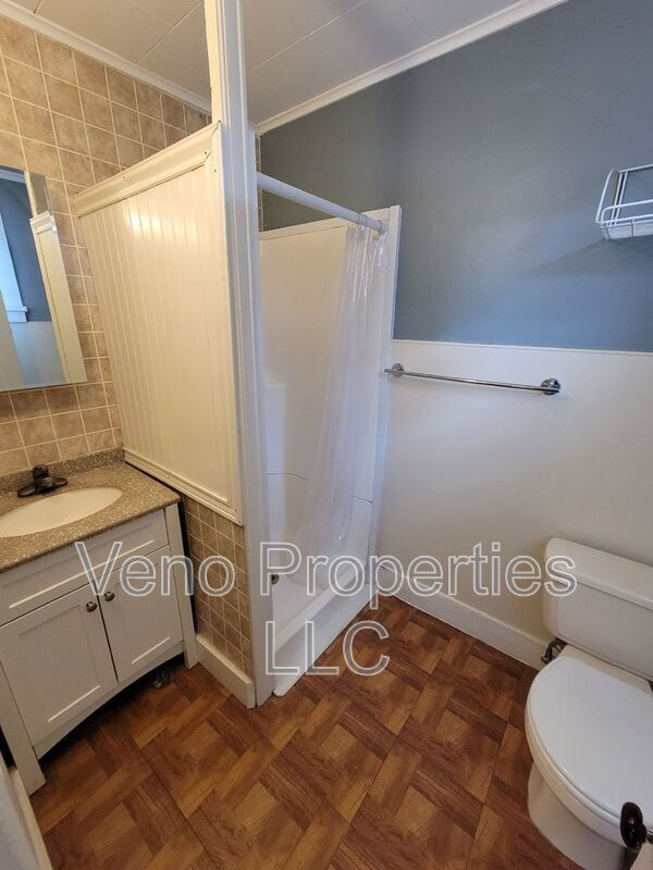 Building Photo - 16 2nd St