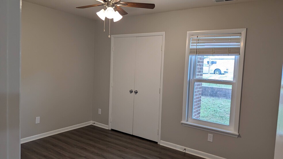 Building Photo - 610 Rawls Dr