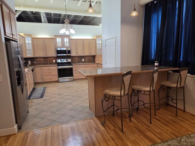 Building Photo - 212 Hice Ave