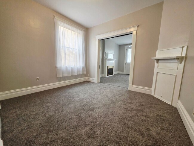 Building Photo - 456 Bailey Ave