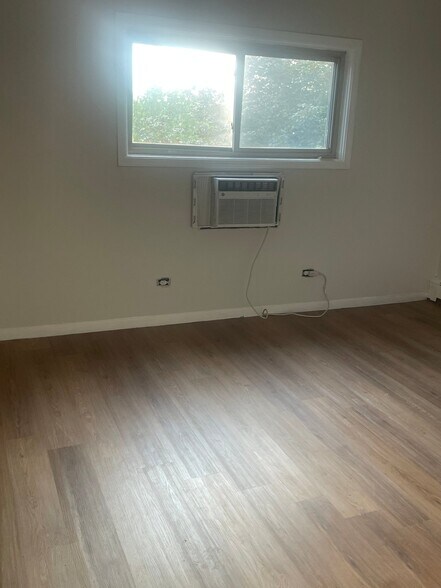 Building Photo - 4939 S Dorchester Ave