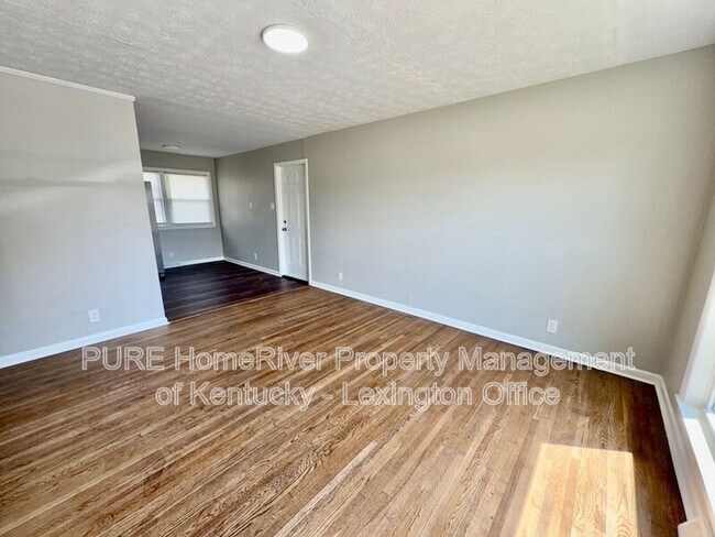 Building Photo - 629 Kent Dr