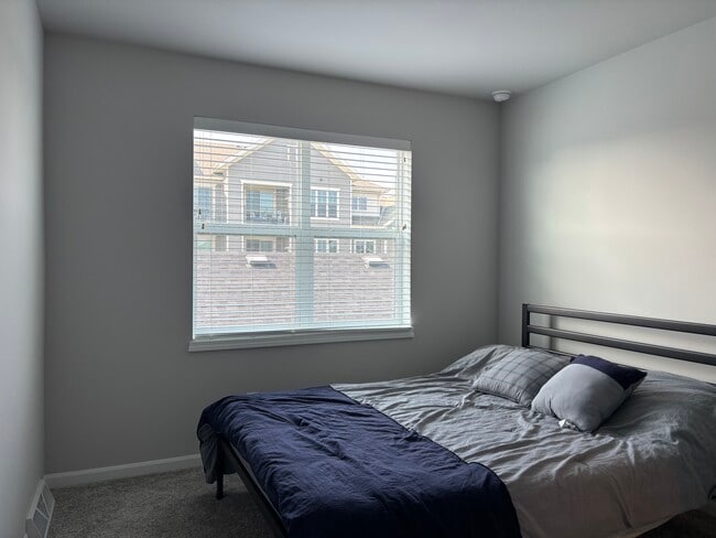 Building Photo - 631 Hillcrest Dr