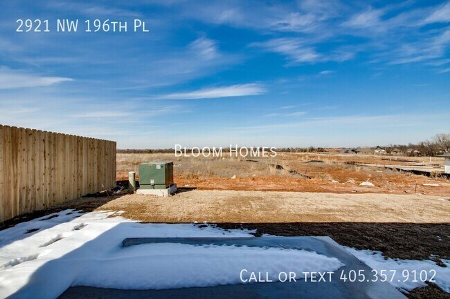 Building Photo - 2921 NW 196th Pl