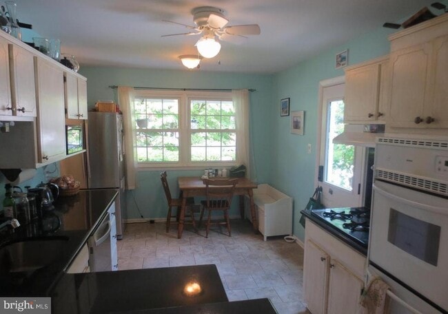 Building Photo - 3214 Fair Woods Pkwy