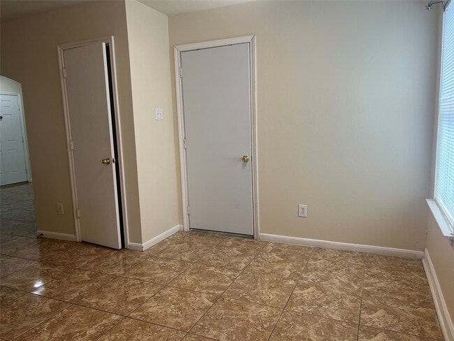 Building Photo - 5431 Tiger Lilly Way