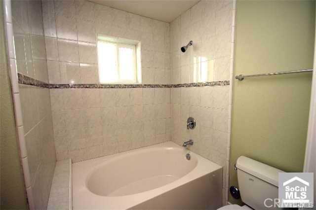 Building Photo - 34075 Silver Lantern St