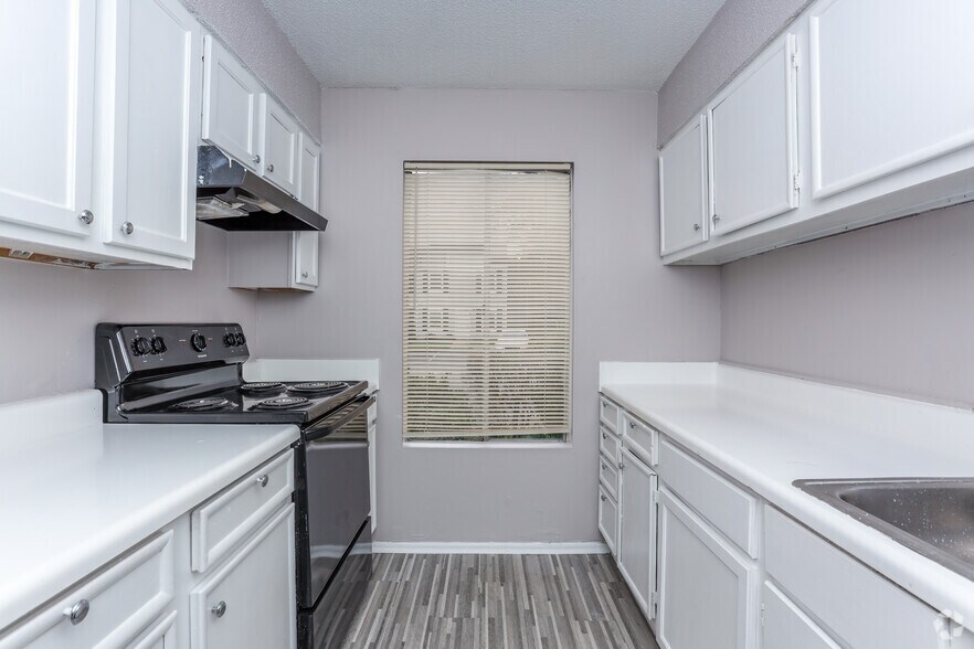 3BR, 2.5BA - Brierwood Point Apartments
