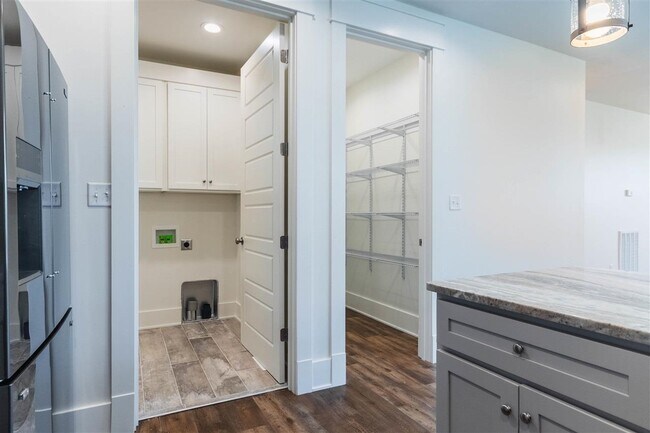 Building Photo - 414 Traditions Blvd