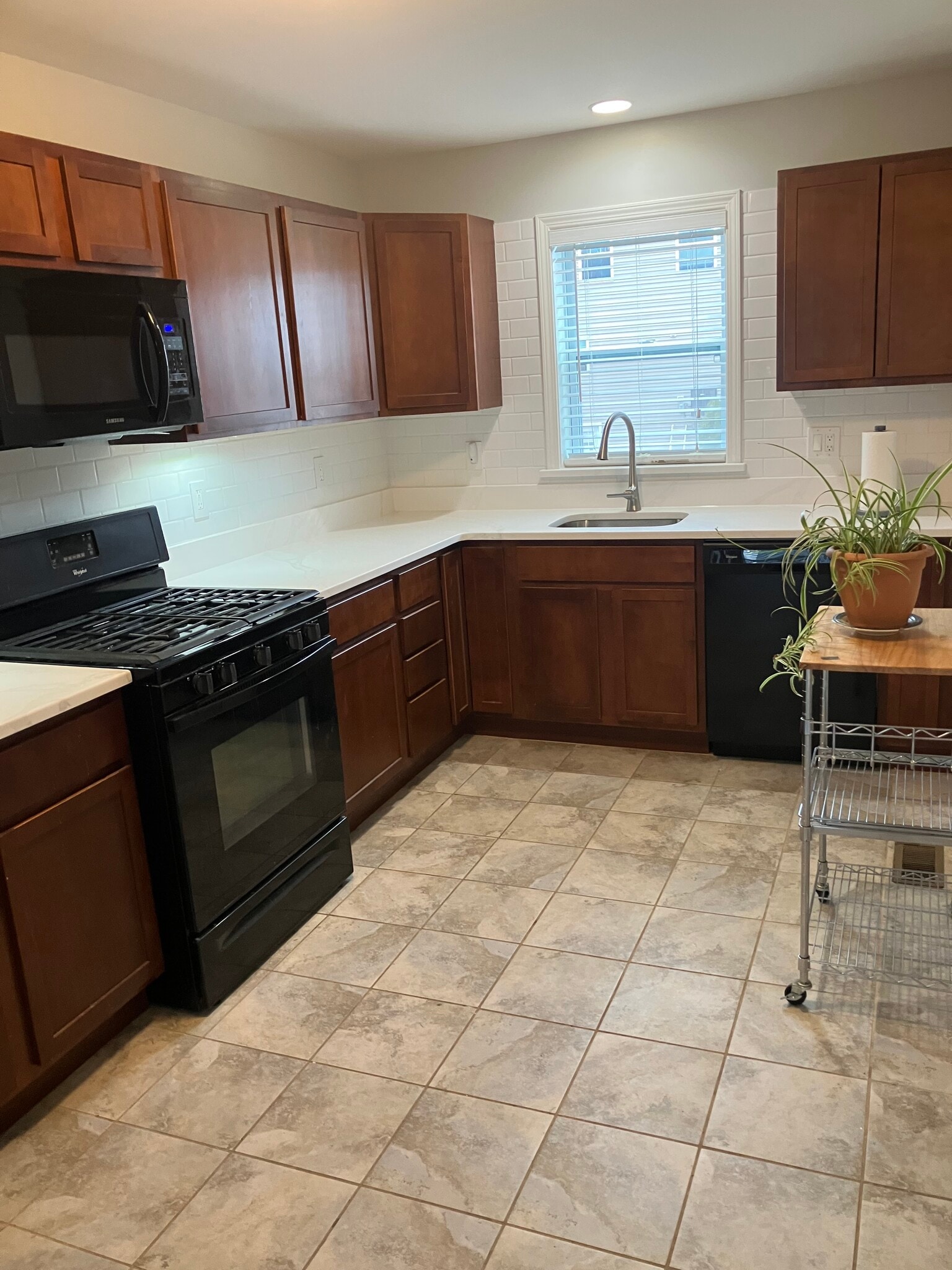 Building Photo - 829 3rd St