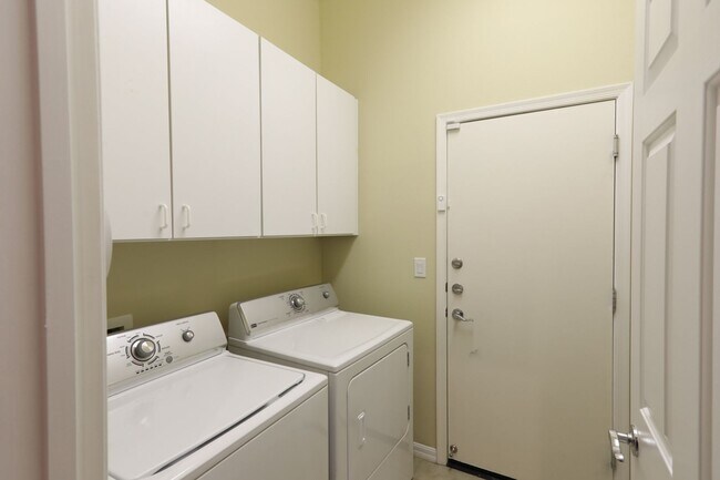 Building Photo - Anthem Country Club Beauty w/ Casita