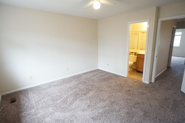 Building Photo - 9392 Burlington Ln
