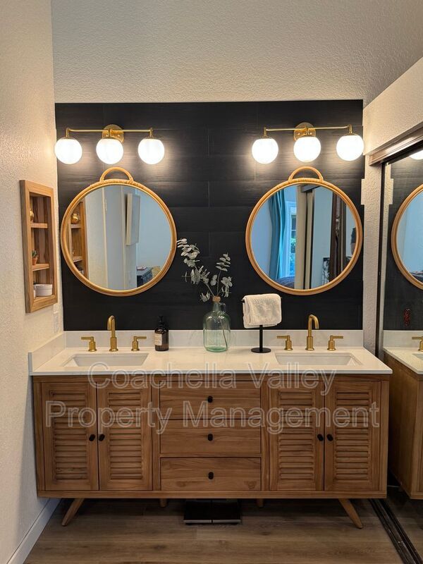 Building Photo - 77739 Woodhaven Dr S