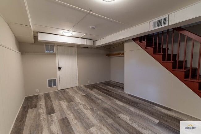 Building Photo - 5632 Pioneer Dr