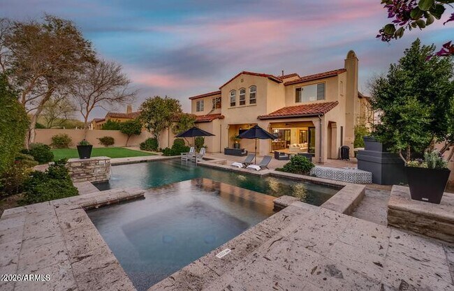Building Photo - 8280 E Tailfeather Dr