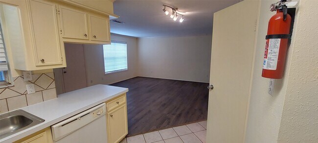 Building Photo - 8710 Ilona Ln