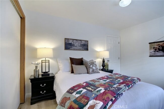 Building Photo - 430 E Country Club Blvd