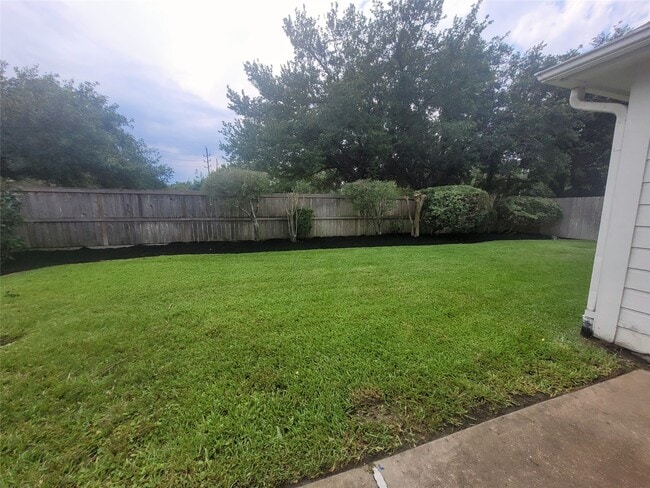 Building Photo - 3606 Chesapeake Ct