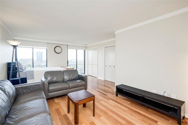 Building Photo - 1122 Colorado St