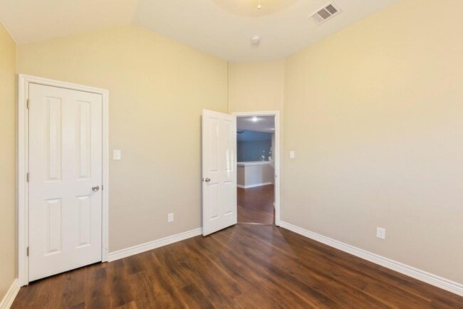 Building Photo - 17901 Madden Dr