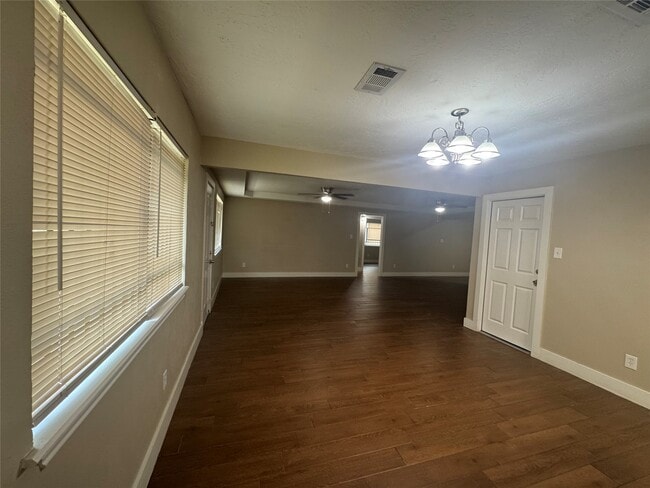 Building Photo - 12811 Labelle Ln