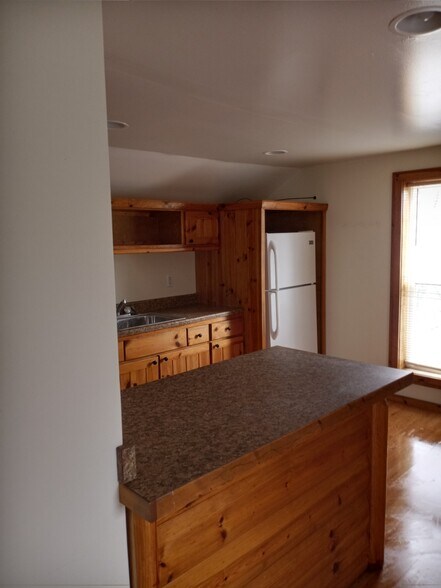 Building Photo - 211 W Higham St