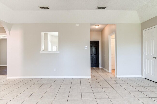 Building Photo - 6113 6th St