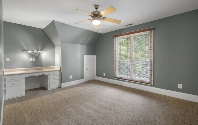 Building Photo - 5909 Greenevers Dr