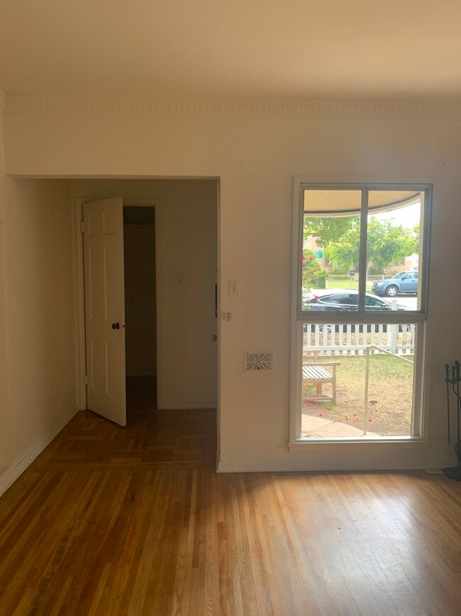 Building Photo - 1142 16th St