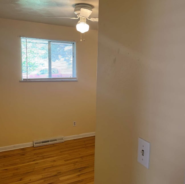 Building Photo - 409 Tedmon Dr