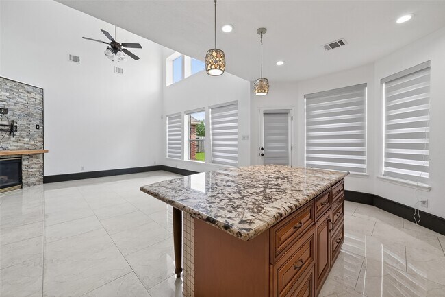 Building Photo - 1311 Rene Ct