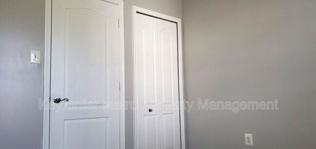 Building Photo - 9900 Prince Royal Pl