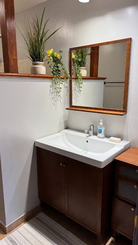 Building Photo - 9-S125 Lake Dr