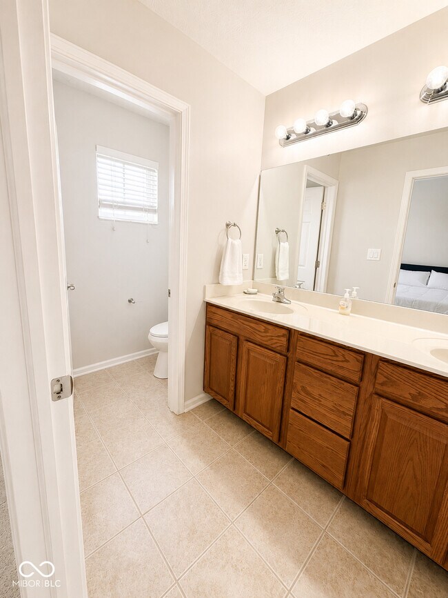 Building Photo - 10905 Lemongrass Dr