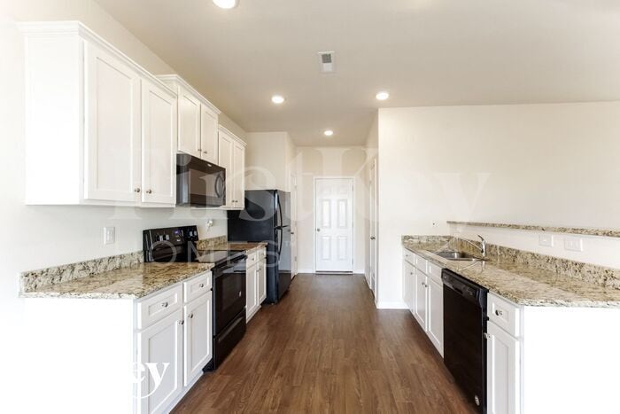 Building Photo - 9537 Weikert Rd