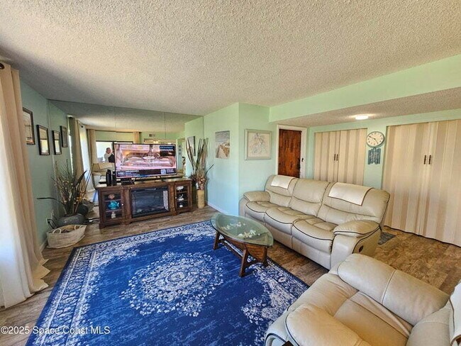 Building Photo - Ocean Paradise in Cocoa Beach
