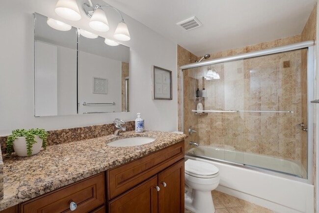 Building Photo - 950 Lavers Cir