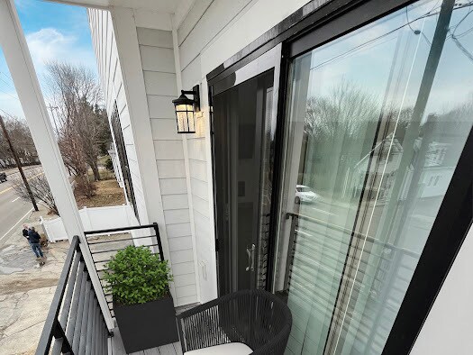 Building Photo - 522 Bridge St