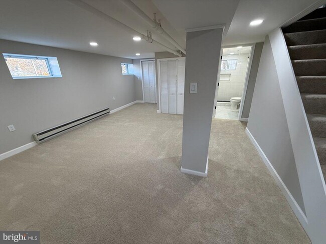 Building Photo - 1608 13th Rd S