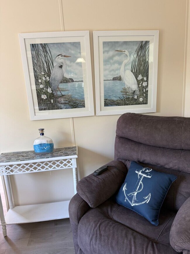 Building Photo - Mobile Home in Sarasota Lakes and Rv