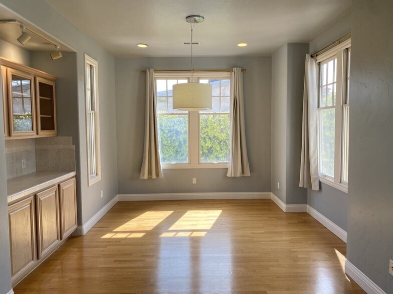 Dining room - 2145 Yale St