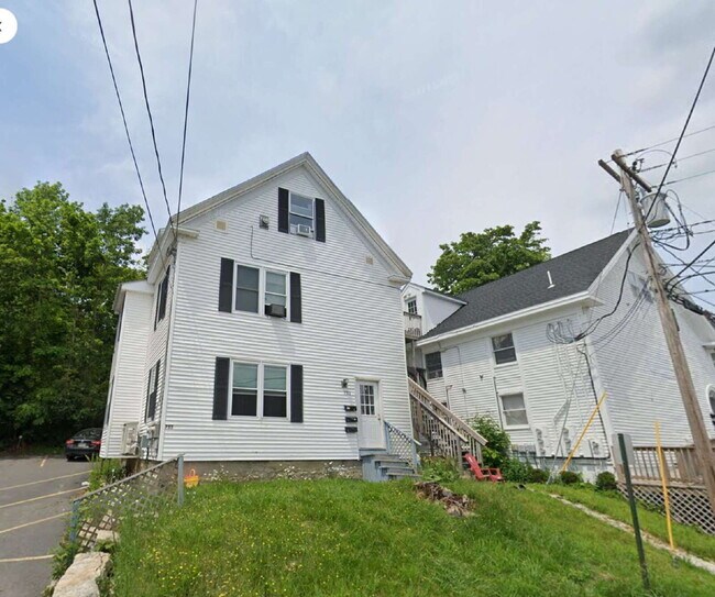 Building Photo - No more commute! Large 2 unit with parking...