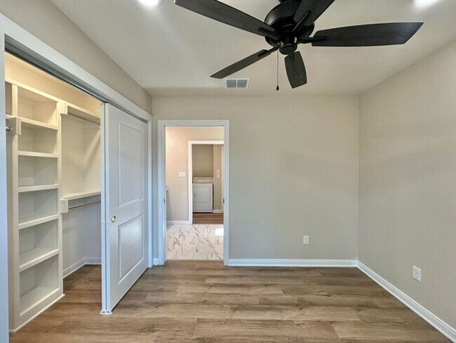 Building Photo - Available Now! Stunning 1 Bedroom 1 Bath New Construction Single Family House!