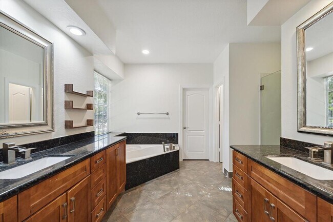 Building Photo - 30 Watermill Pl