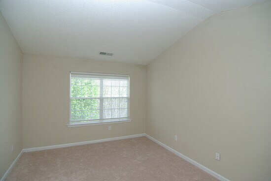 Building Photo - 116 Valley Glen Ct