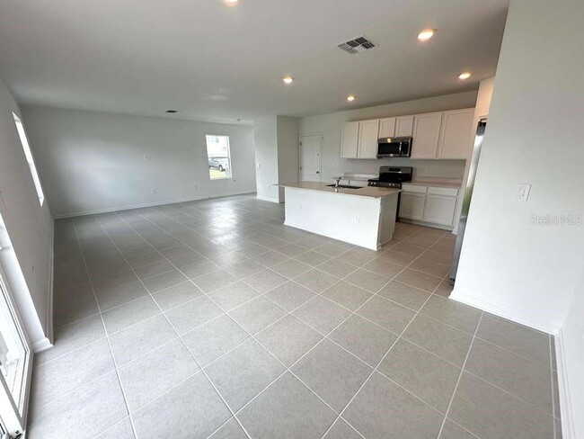 Building Photo - 2154 Chris Dr