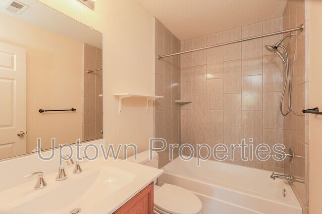 Building Photo - 16115 SW Blue Goose Ln