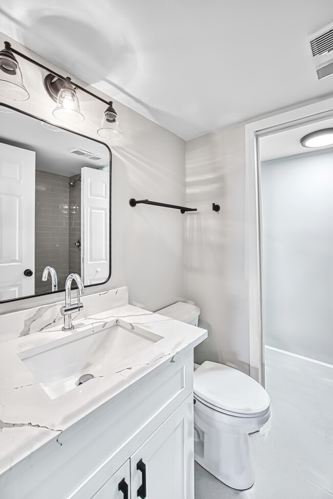 Building Photo - 17455 Overhill Dr