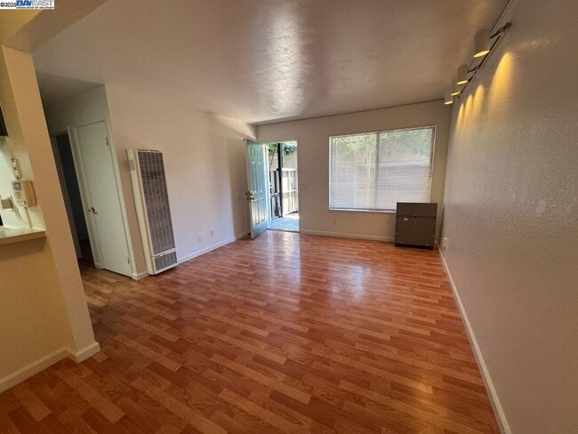 Building Photo - 205 Ladera Plaza